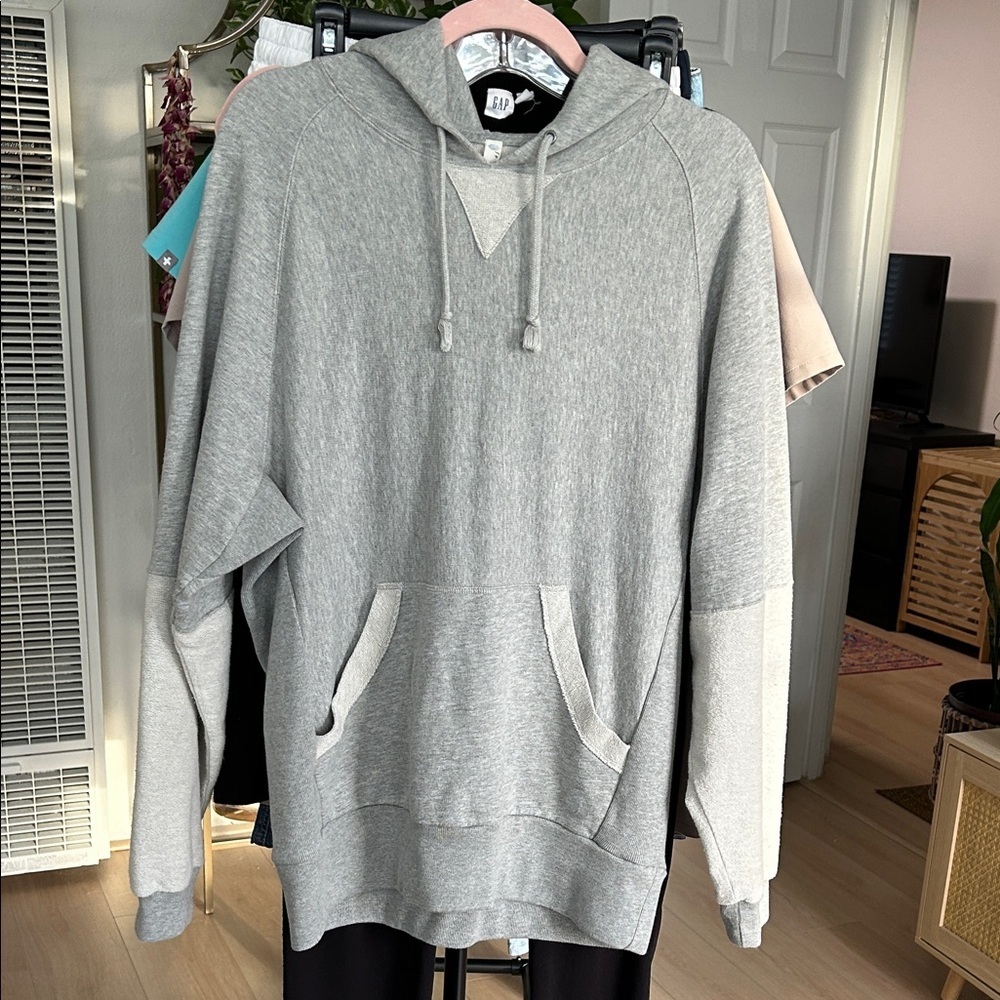 Free People Hoodie. Size Small. PTP 19”.